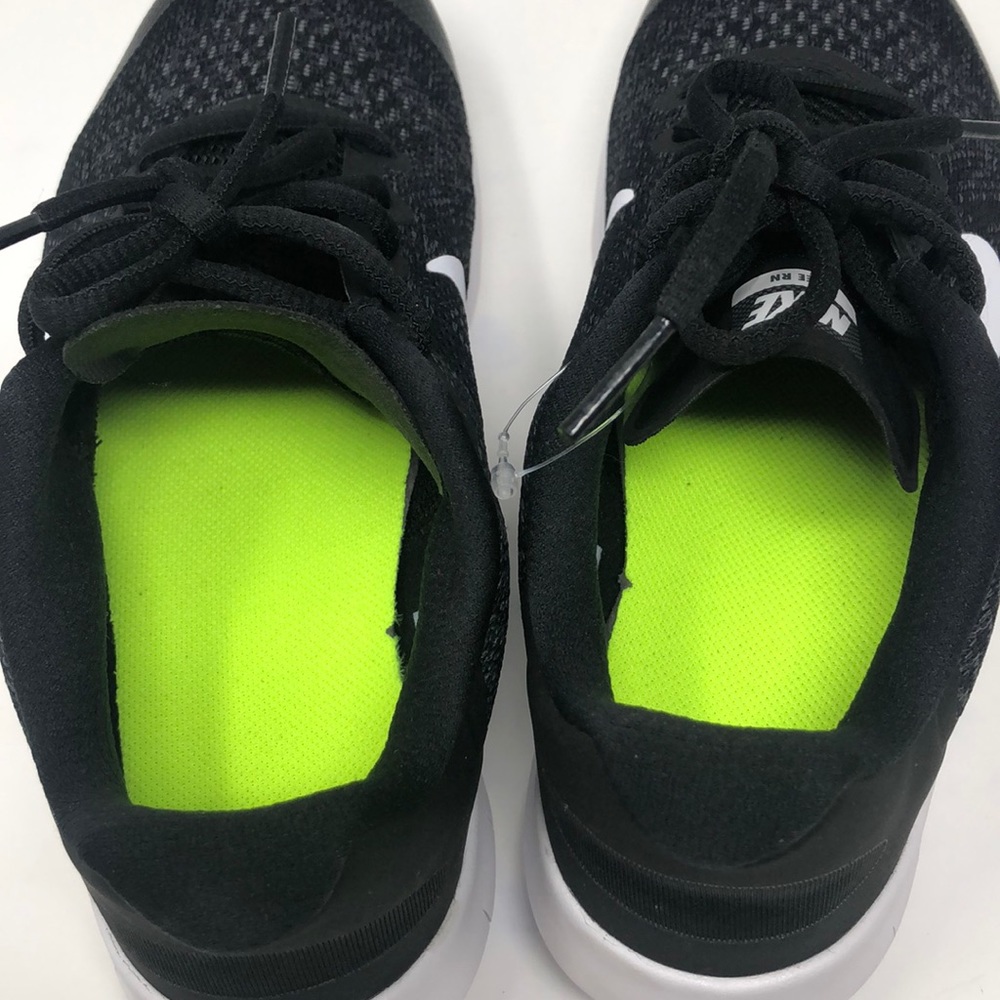 NWT Nike women’s sneakers - Picture 4 of 6